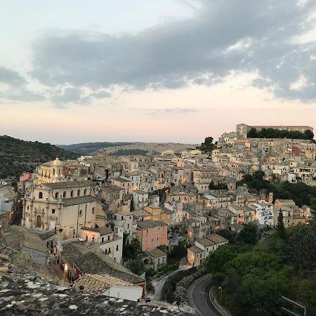 Tammitu Hotel Ragusa Bagian luar foto