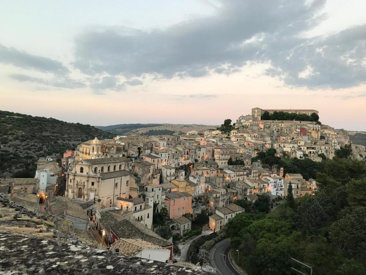 Tammitu Hotel Ragusa Bagian luar foto