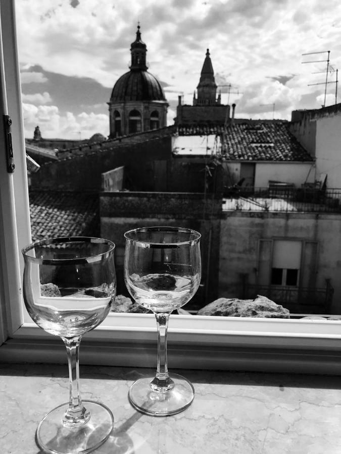 Tammitu Hotel Ragusa Bagian luar foto